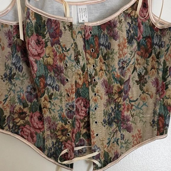 Floral Corset | Renaissance Staple - Picture 2 of 7